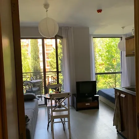 Apartament For4 Sunny *